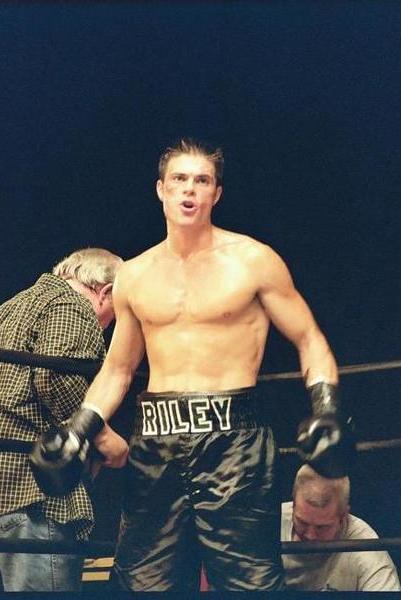 ტომი რაილის ბრძოლა / Fighting Tommy Riley